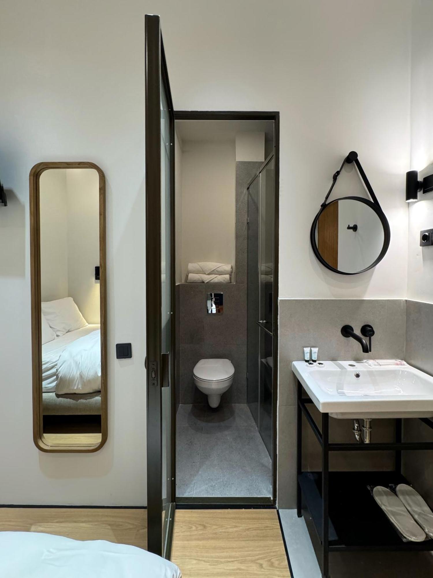 Mosh Mosh Boutique Hotel Almaty Eksteriør billede