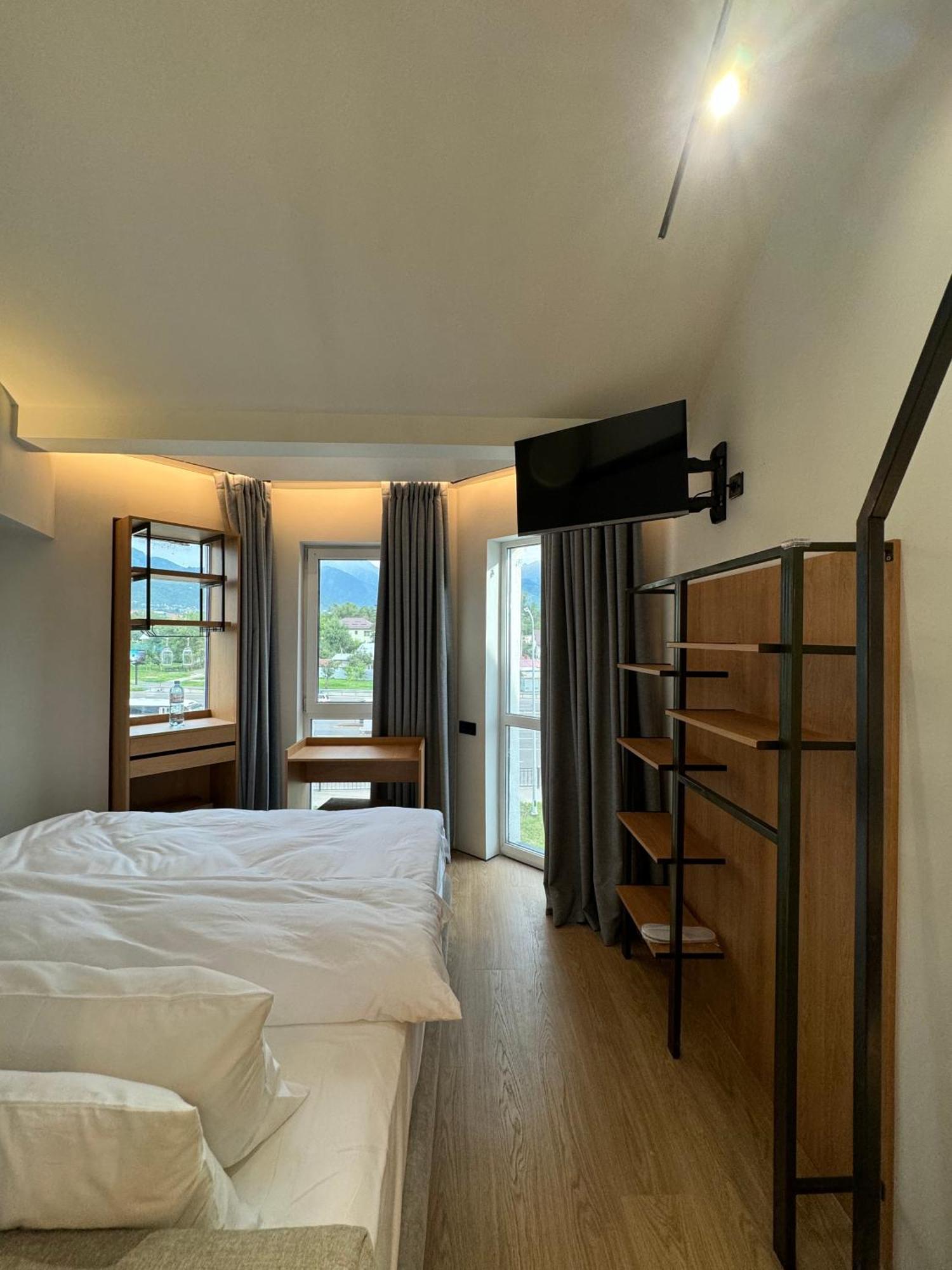 Mosh Mosh Boutique Hotel Almaty Eksteriør billede